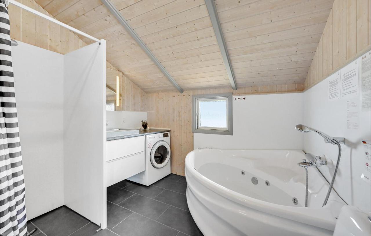 Stunning Home In Hvide Sande With Kitchen Bjerregård Exteriör bild